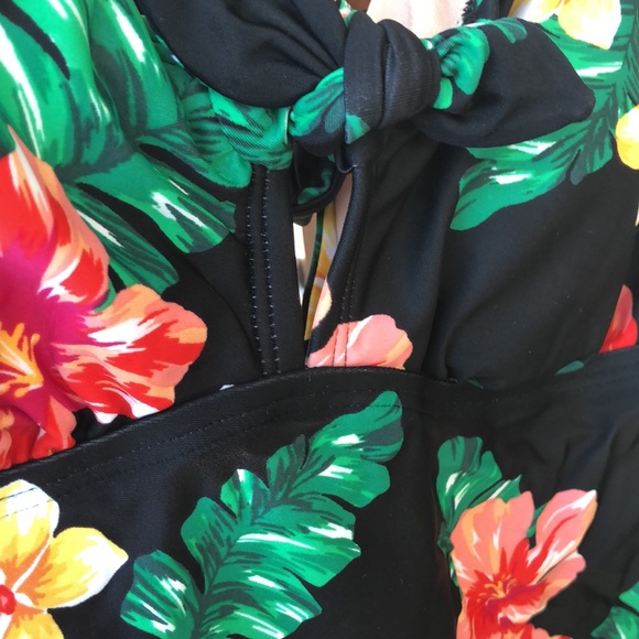 Maternity swimsuit top - Picture 4 of 6